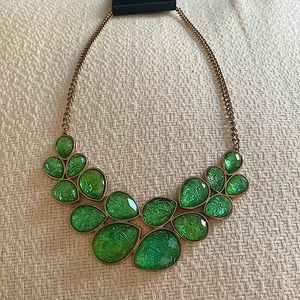 Forever 21 Fashion Jewelry Necklace, Shiny Green Crystals w/ Gold Chain, NEW
